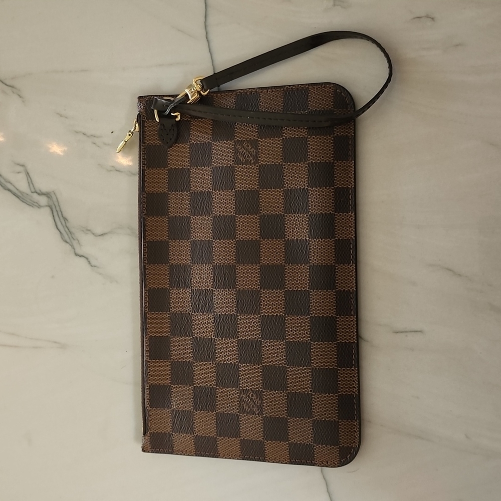 Authentic Louis Vuitton Damier Ebene Pouch
